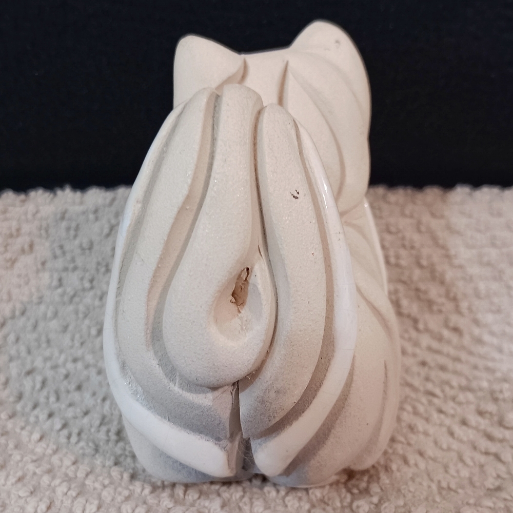 Rinconada USA Persian Cat Figurine – Handcrafted Ceramic Collectible - Picture 12 of 13